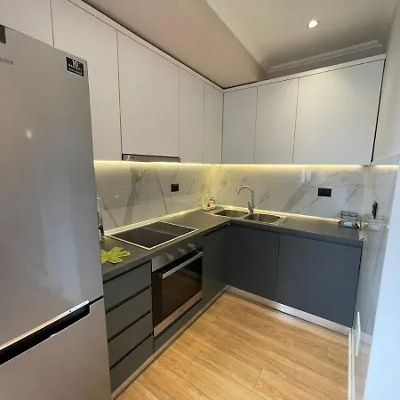 Luxury City Center 2bd Apt. Apartment