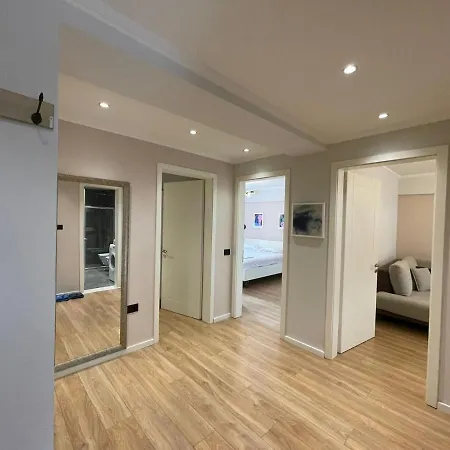 Luxury City Center 2bd Apt. *
