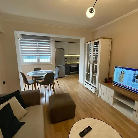 Luxury City Center 2bd Apt. Apartment *