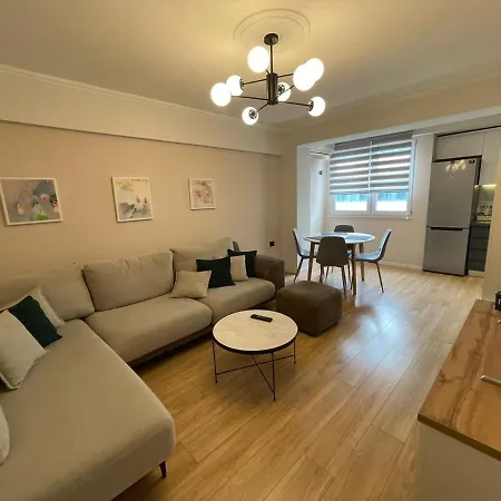 Luxury City Center 2bd Apt.