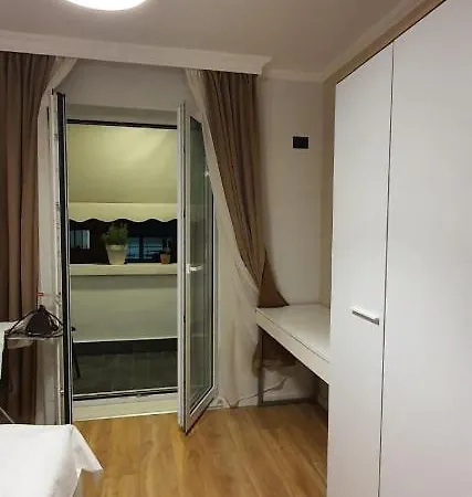 Luxury City Center 2bd Apt.