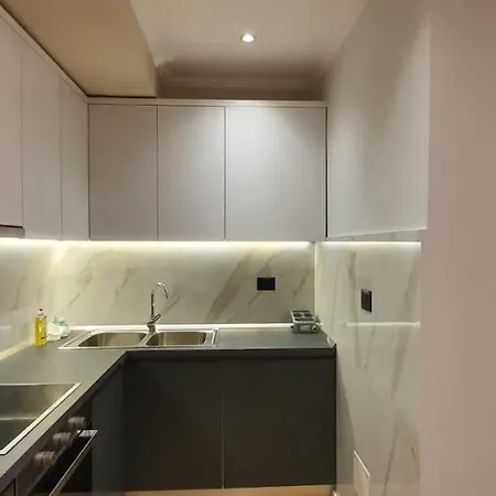 Luxury City Center 2bd Apt. Apartment *