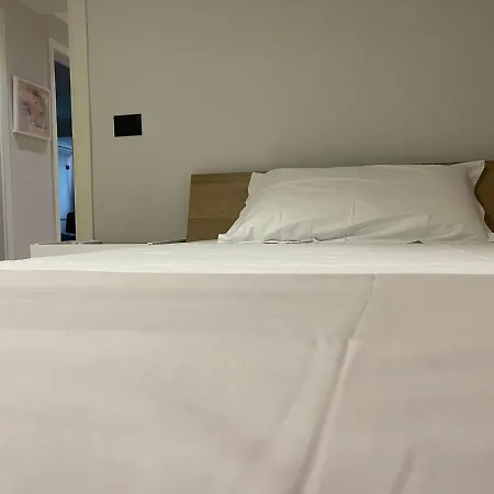 Luxury City Center 2bd Apt. Apartment *